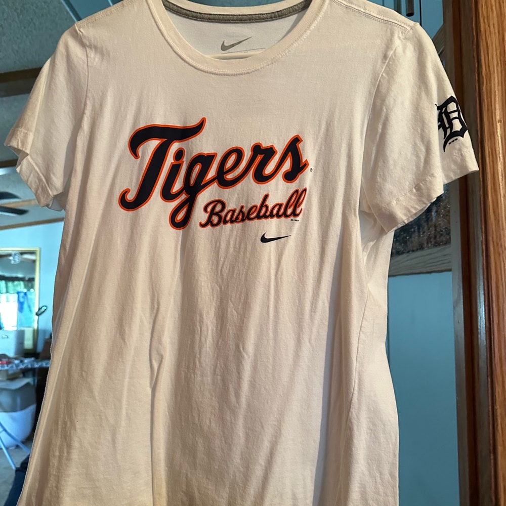 Nike White Slim Fit T-Shirt